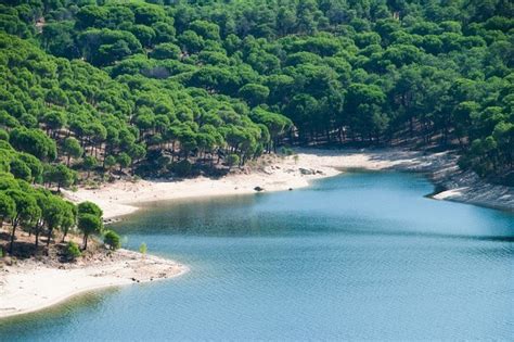 piscinas naturales cerca de madrid|Piscinas naturales más bonitas cerca de Madrid donde darte un。